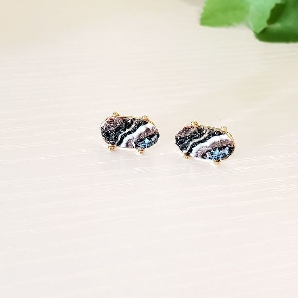 𝅺tiny Marble Druzy Stud Earrings - Picture 6 of 9